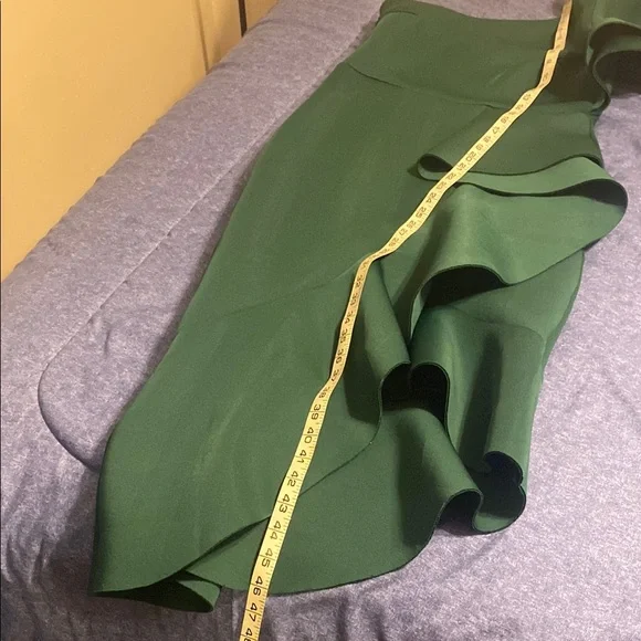 Emerald Green One-Shoulder Ruffled Cocktail Dress - Picture 7 of 9